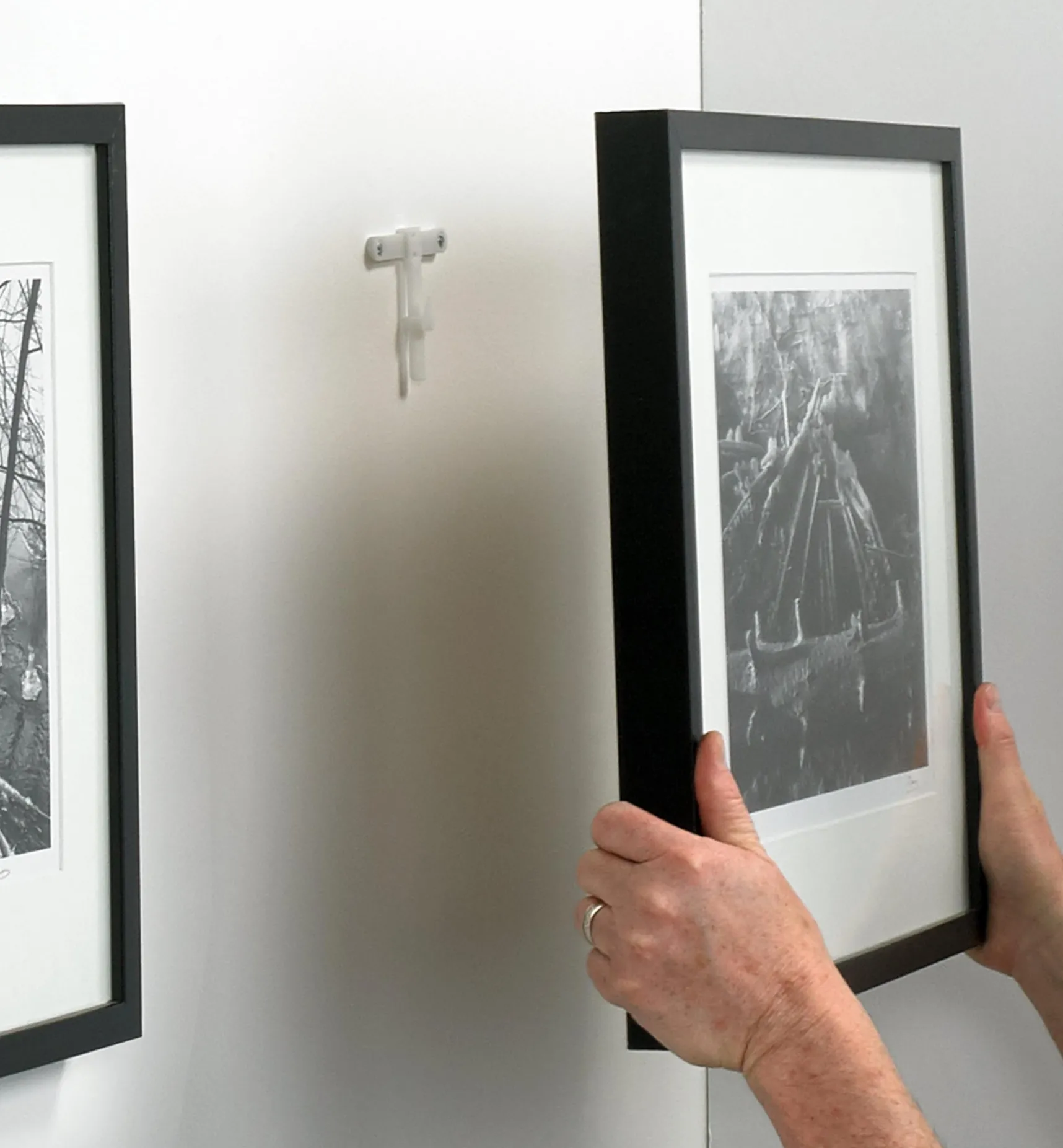 Outlet Adjustable Picture-Hanging Kit Picture Hanging