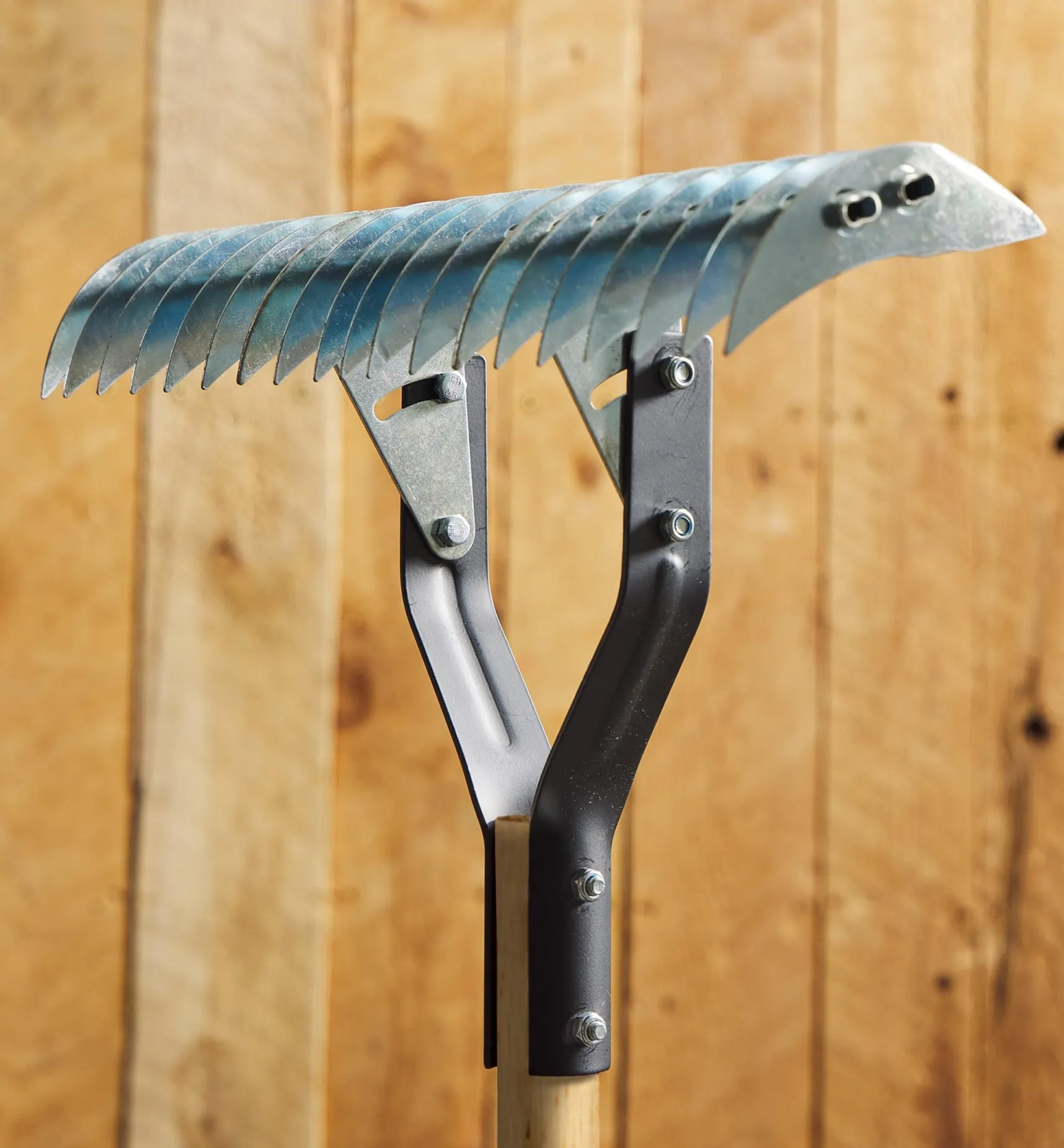 Best Adjustable Thatch Rake Rakes