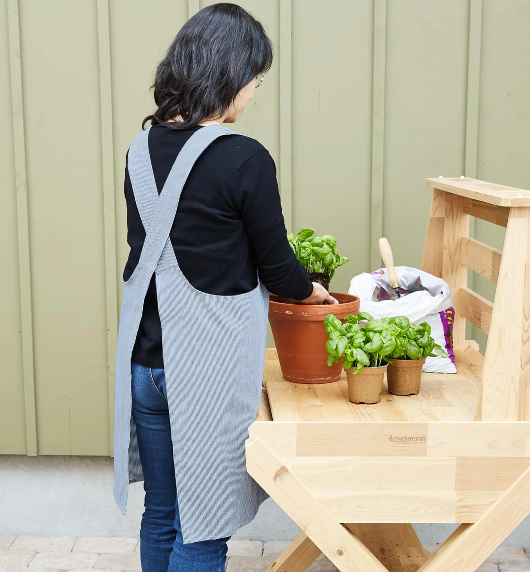 Clearance Cross-Back Apron Linens
