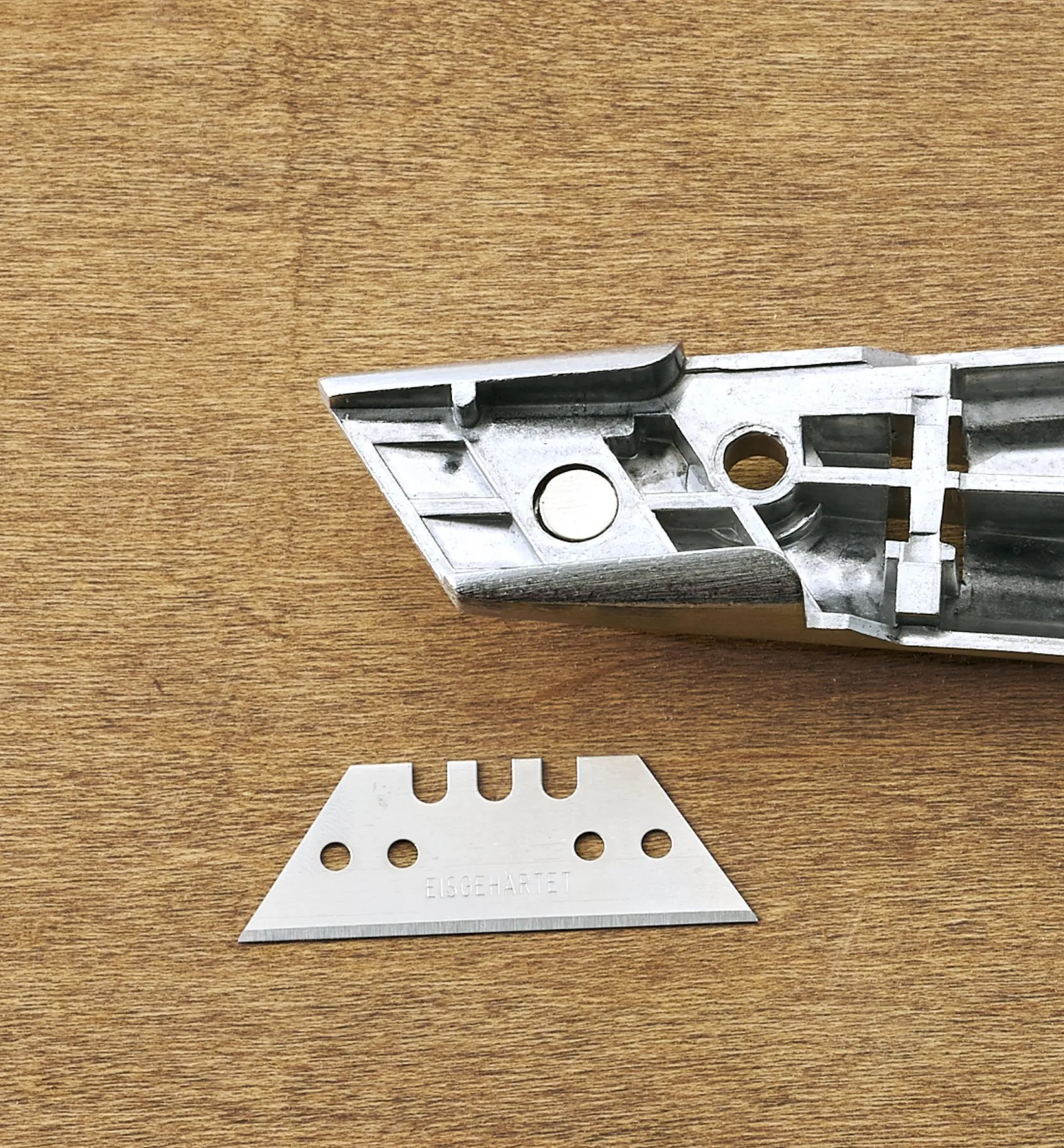 Delphin 2000 Universal Knife With Holster Knives