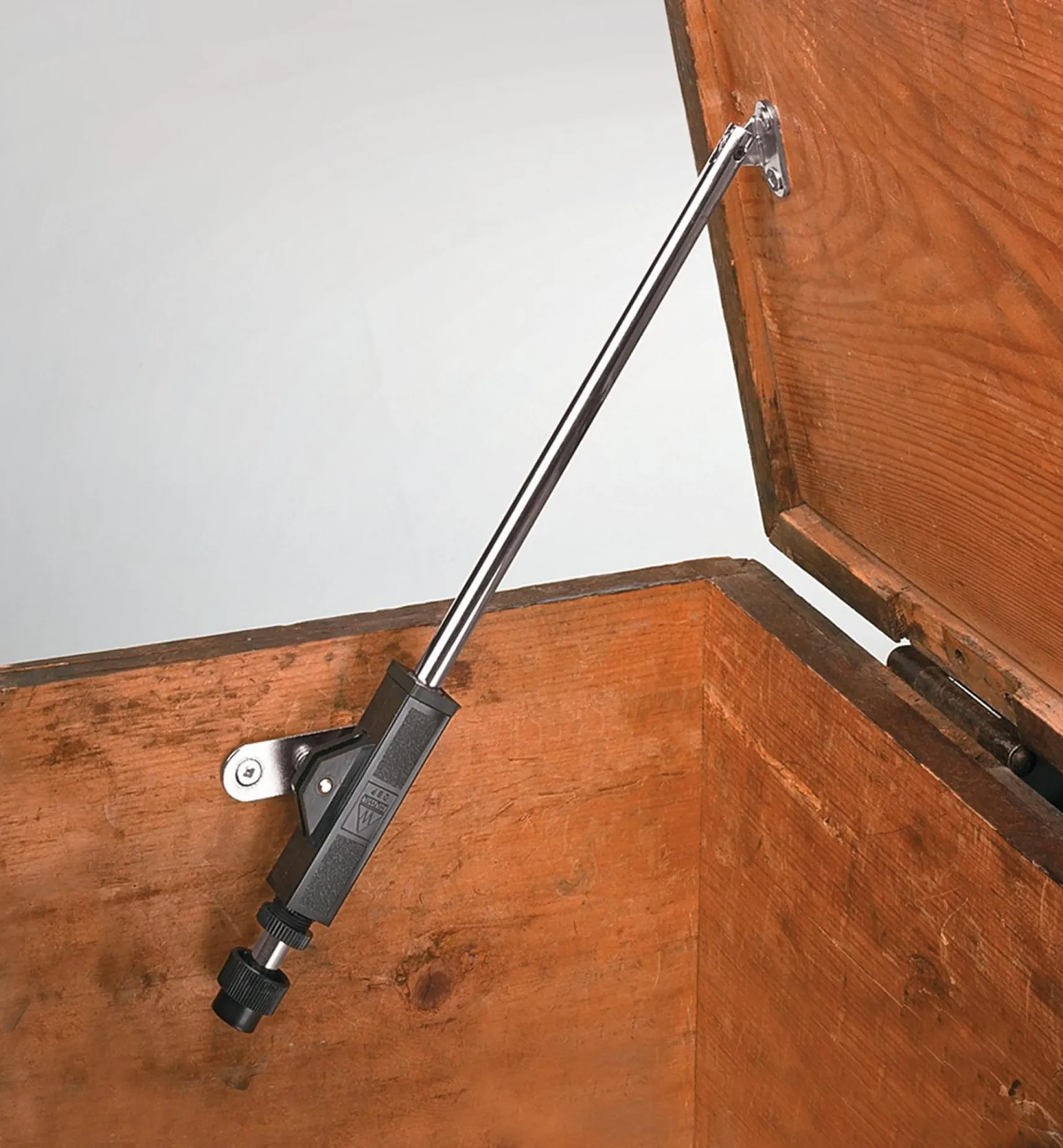 Hot Flap Stay Chest Hardware