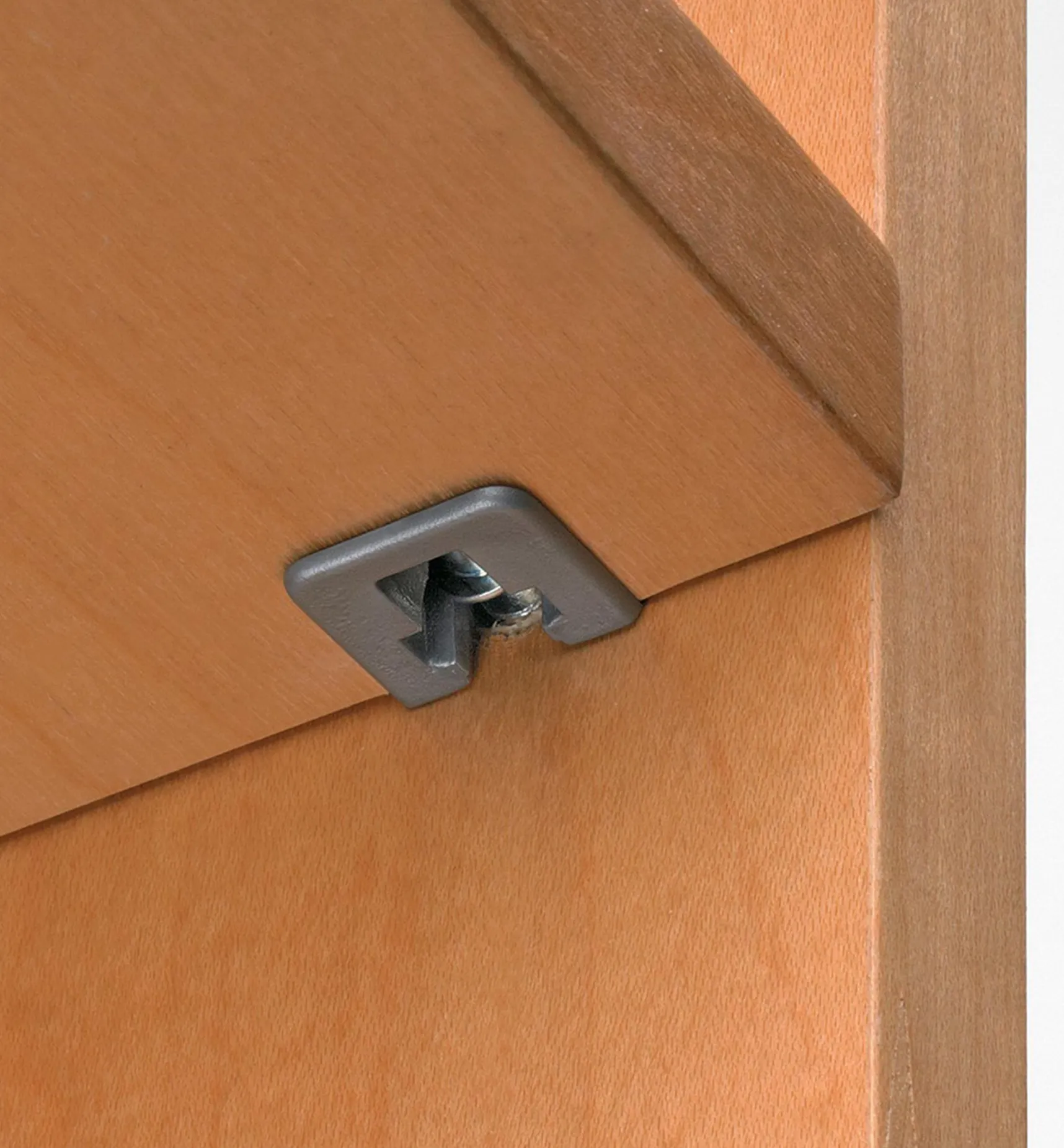 Online Flipper Shelf Supports Storage Organization
