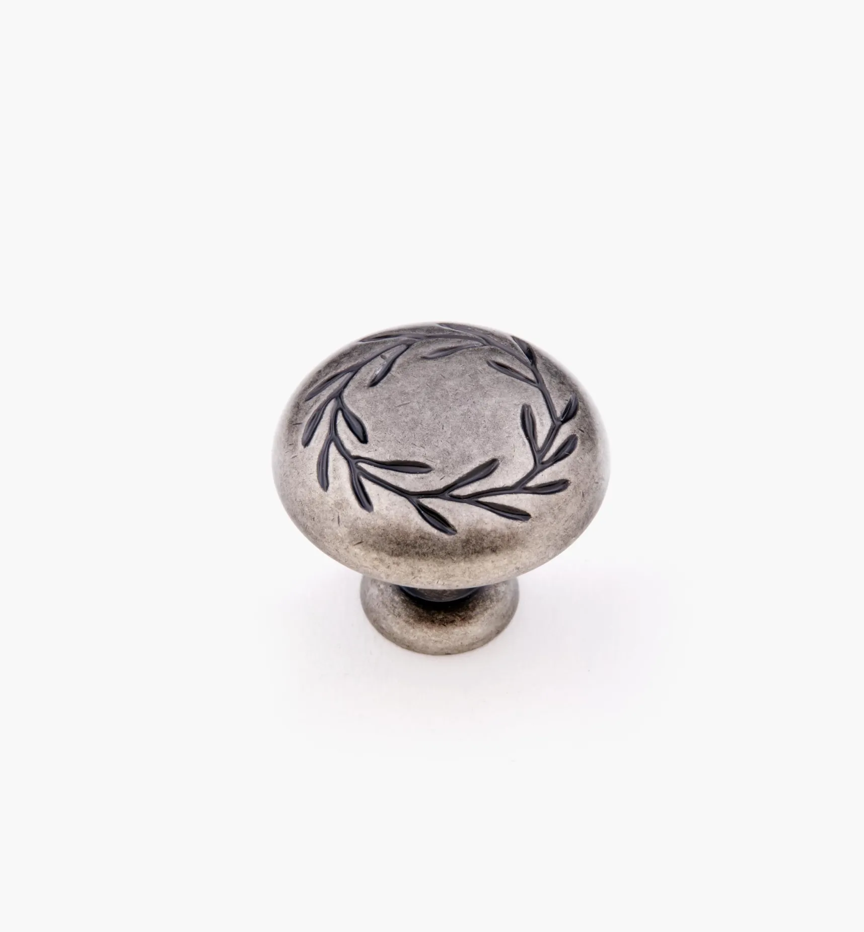 Outlet Inspirations Leaf Motif Knobs Knobs