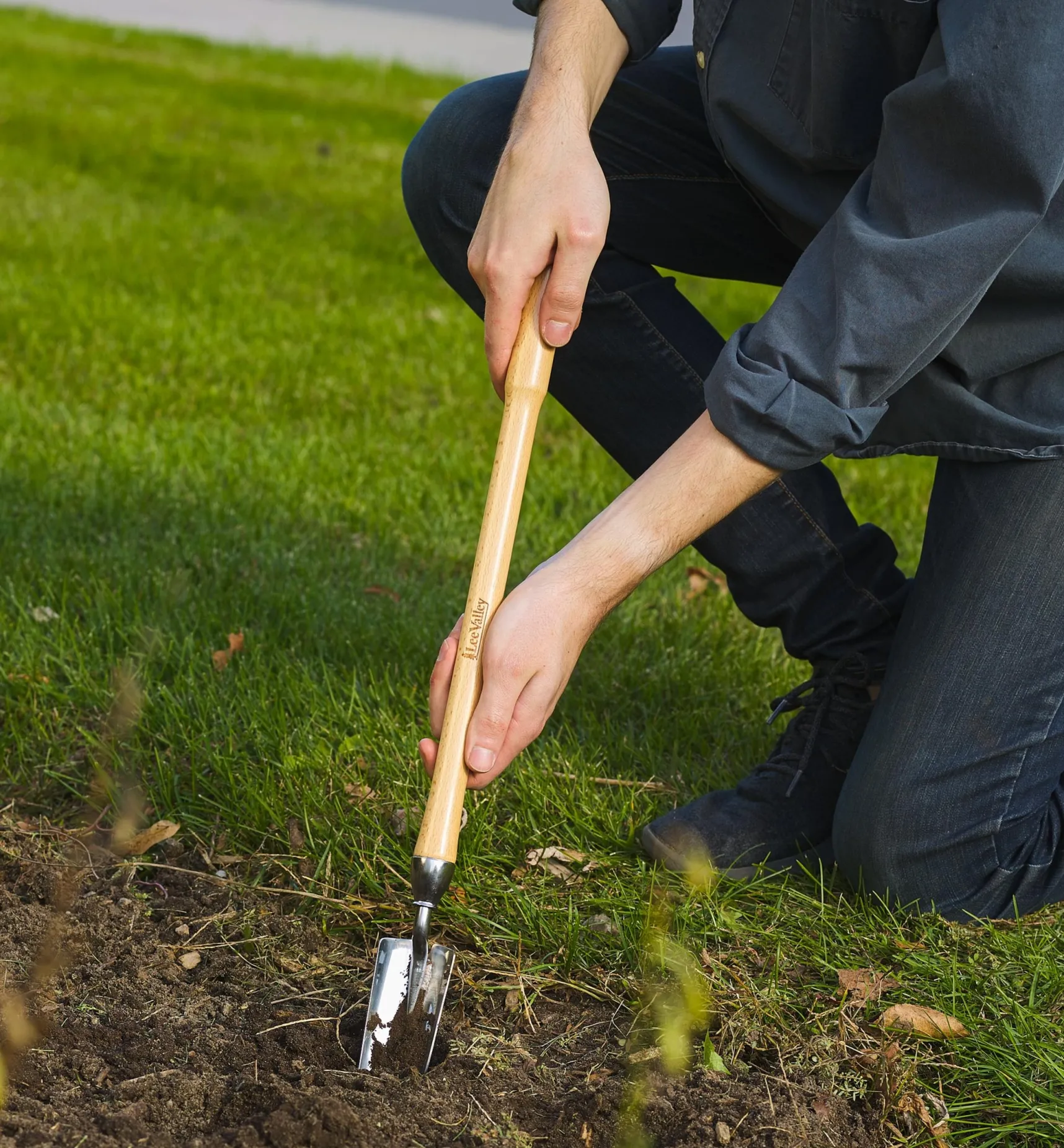 Discount Mid-Length Bulb Planter Garden Care