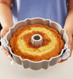 New Original Bundt Pan Bakeware