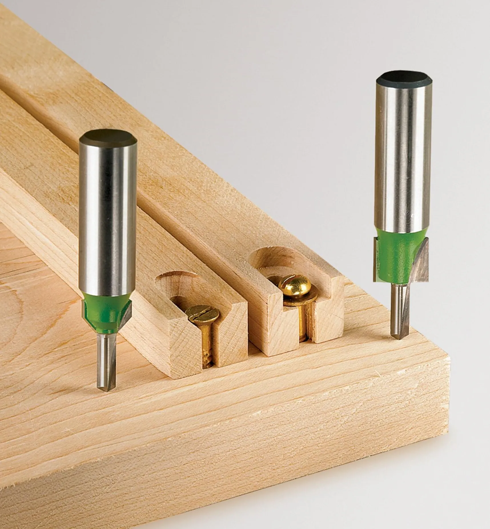 Hot Screw-Slot Bits Routing