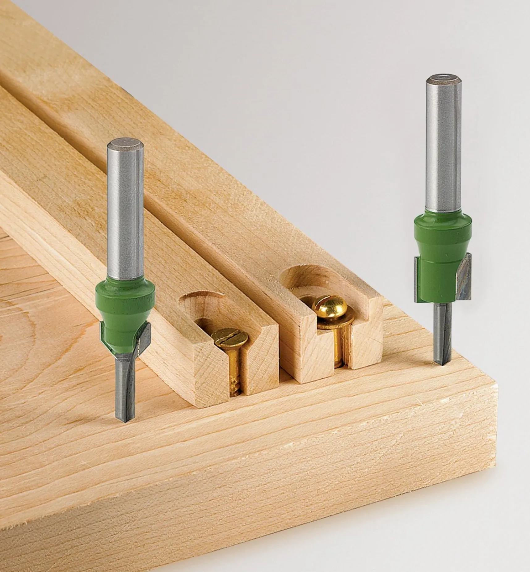 Hot Screw-Slot Bits Routing