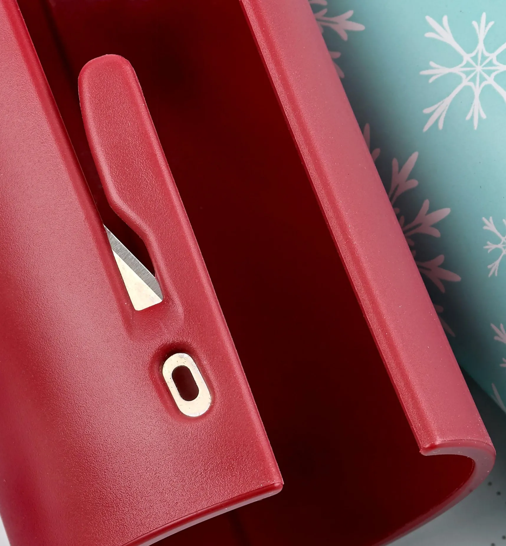 Clearance Sliding Gift-Wrap Cutter Décor