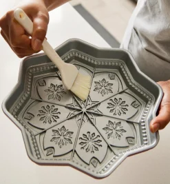 Clearance Snowflake Shortbread Pan Bakeware