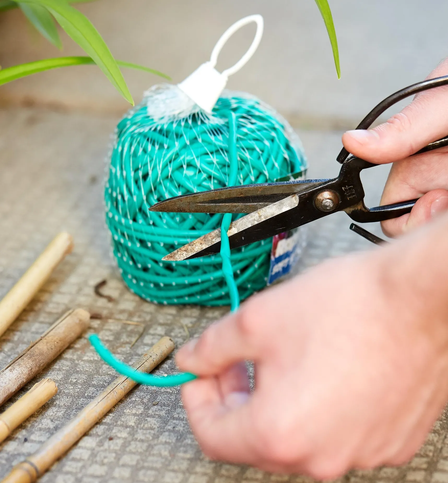 New Soft-Stretch Plant Tie Ties & Clips