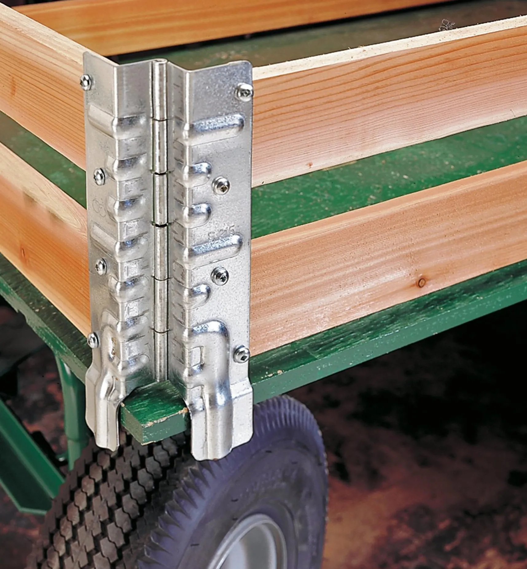 Best Stacking Corners For Raised-Bed Or Wagon Construction Container Gardening