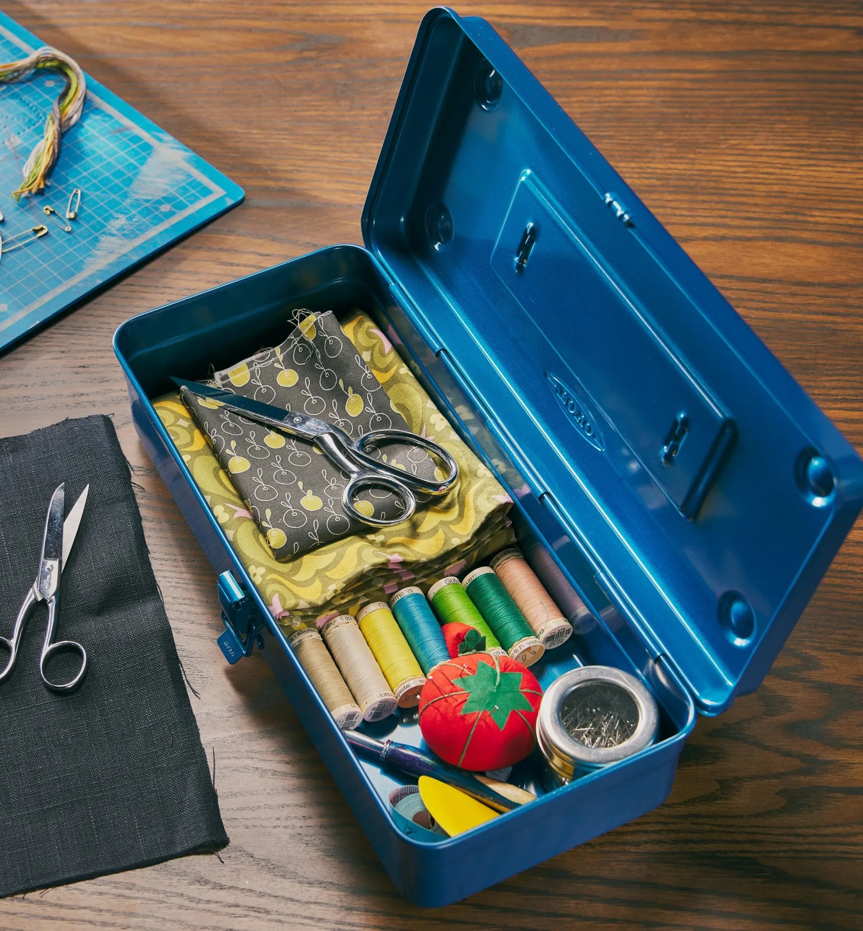Toyo Medium Stackable Toolbox Workshop