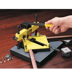 V-Nail Press Picture Hanging