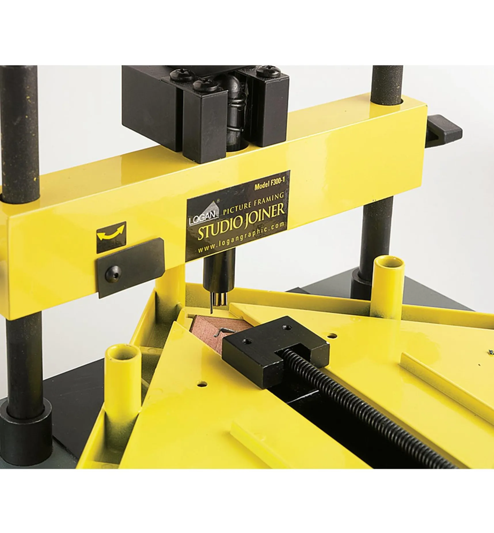 V-Nail Press Picture Hanging